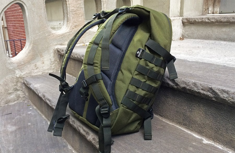 CabinZero Classic Travel Backpack Review (2 Weeks of Use) 