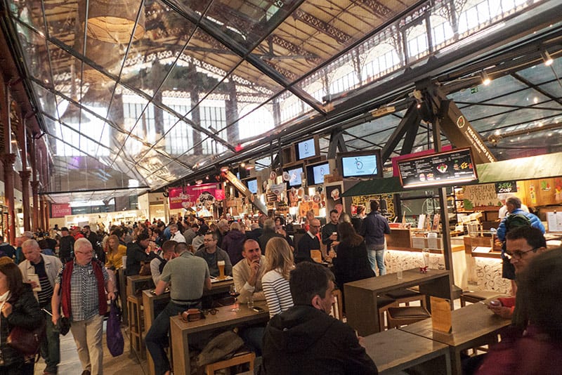 The Mercado Central is an excellent place to grab a quick, tasty, and inexpensive meal. 