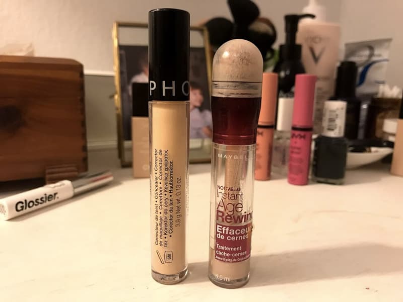travel beauty products - concealer