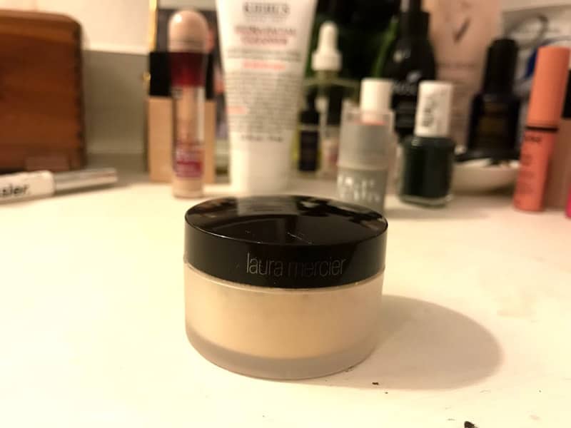 travel beauty - setting powder