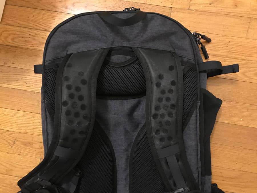 Tortuga Setout review - backpack straps