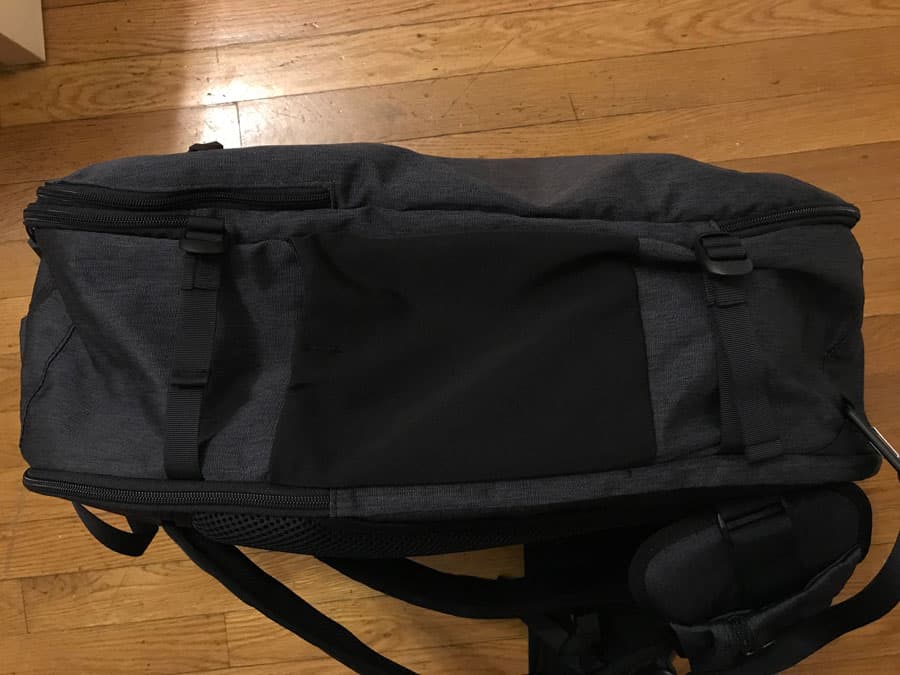 Tortuga setout review - water bottle pocket