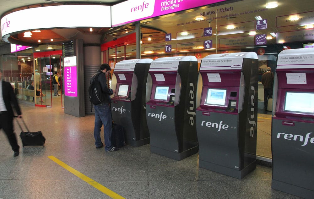 Spain train - ticket machines 