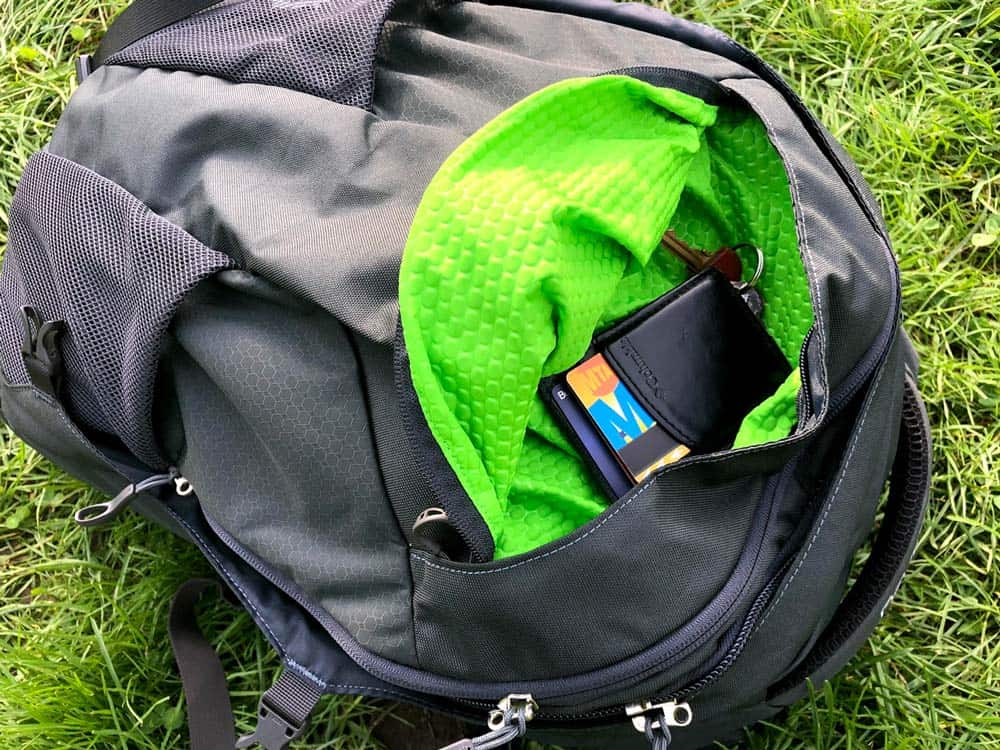 Stash Pocket | Osprey Farpoint 40 Review