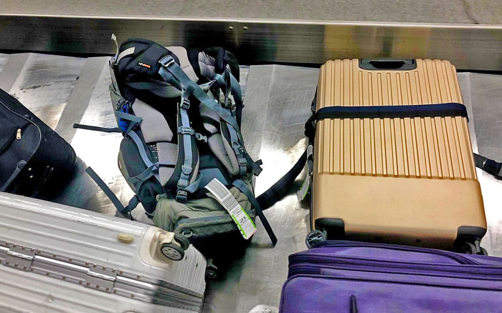 How To Attach A Backpack To Rolling Suitcase ⋆ Expert World Travel