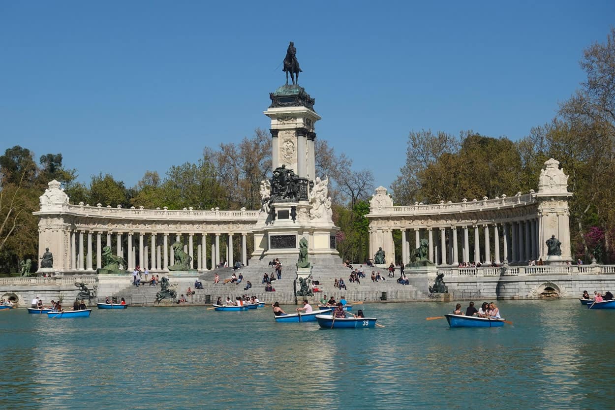 Cool Things To See In Madrids Retiro Park