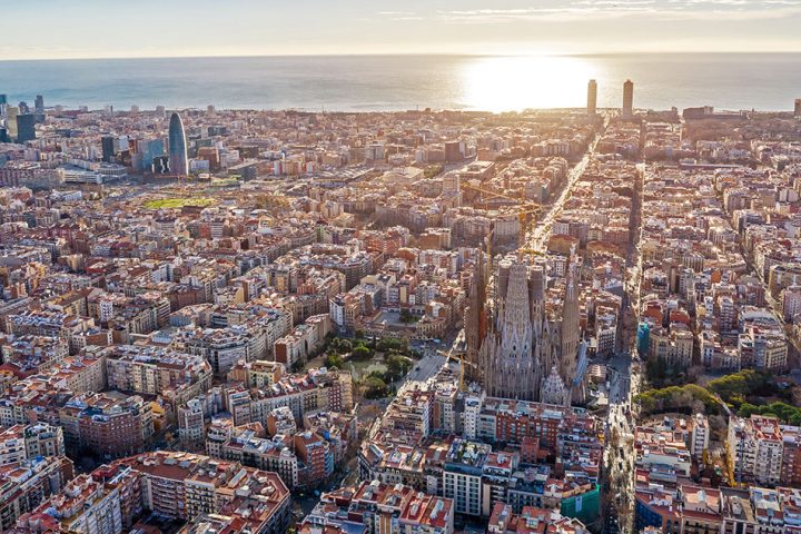 Ultimate Barcelona Travel Guide 