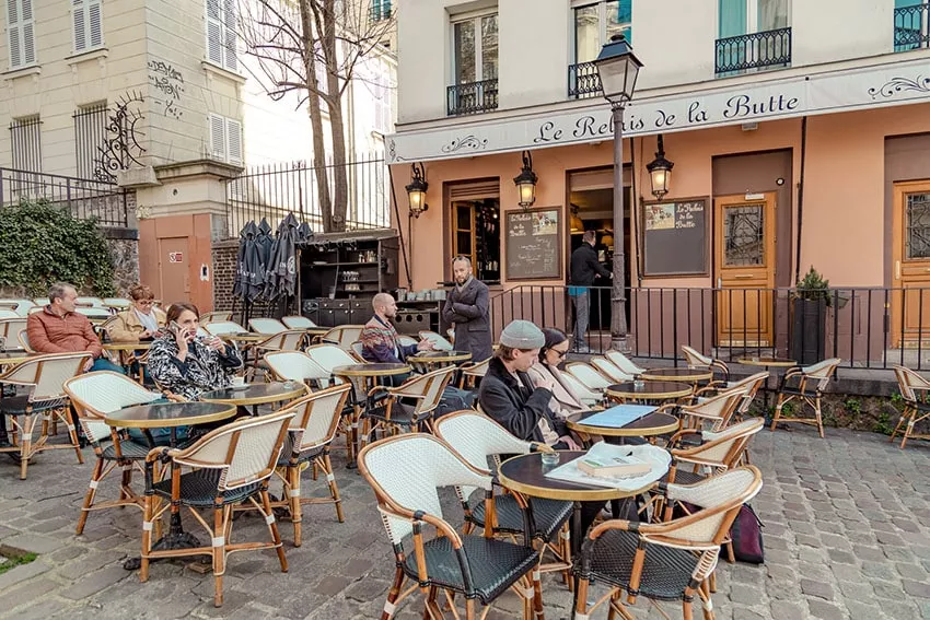 paris biggest tourist scams